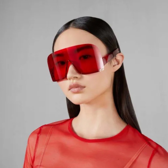 NEW GG1631S 001 GUCCI OVERSIZED RED WOMEN SUNGLASSES - Picture 1 of 10